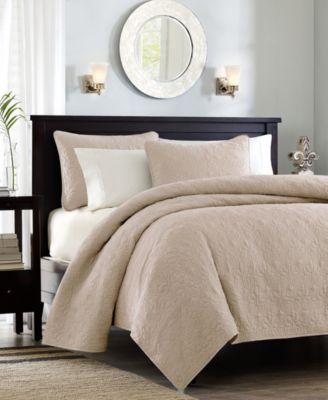 Bedding / Linens