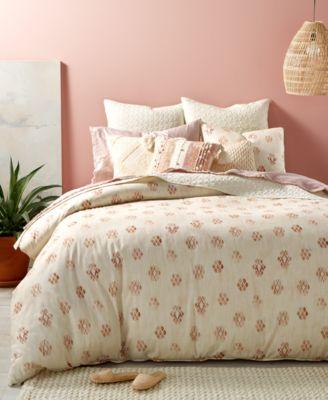 Bedding / Linens