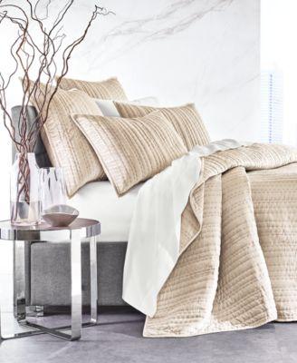 Bedding / Linens